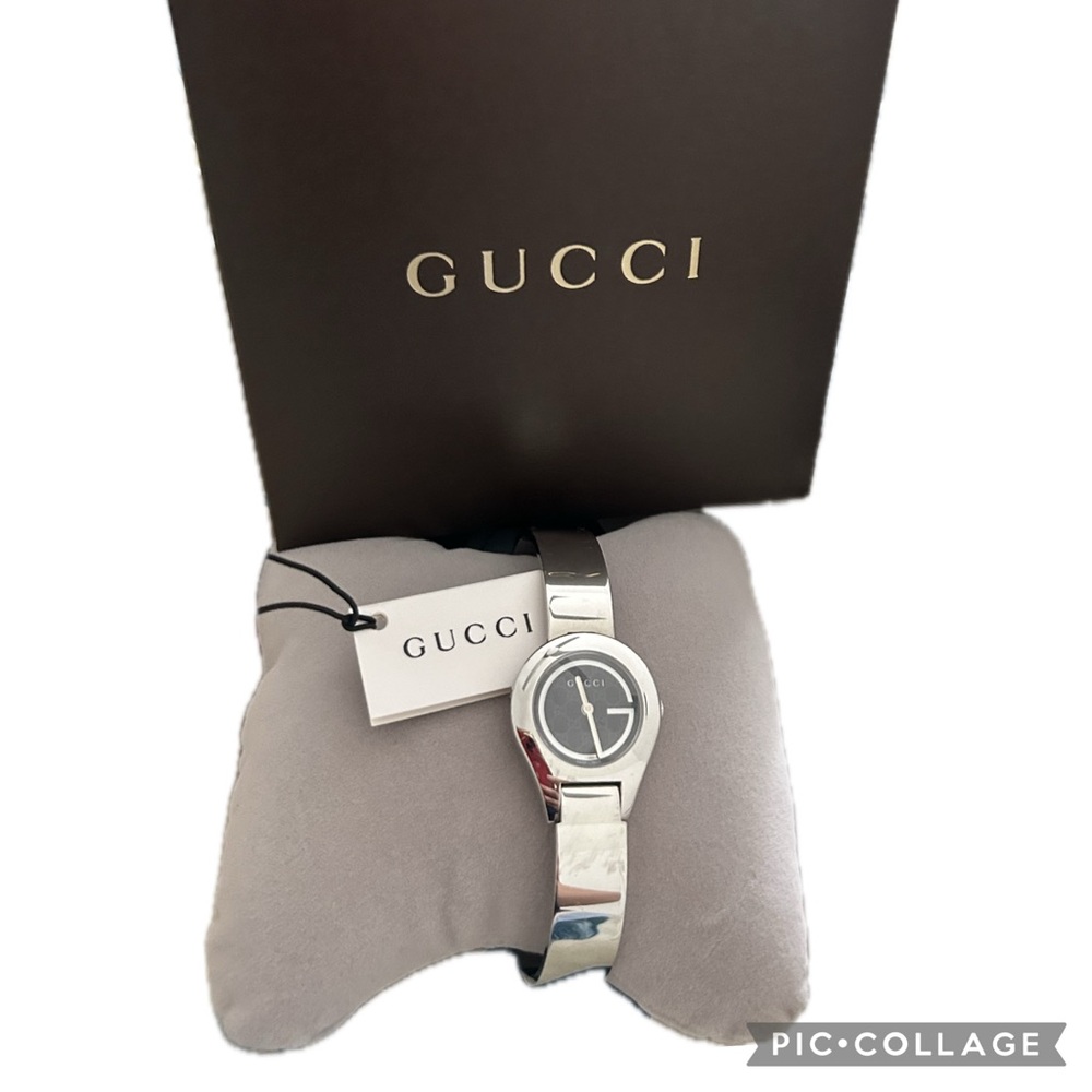 Gucci Women’s 6700 steel watch